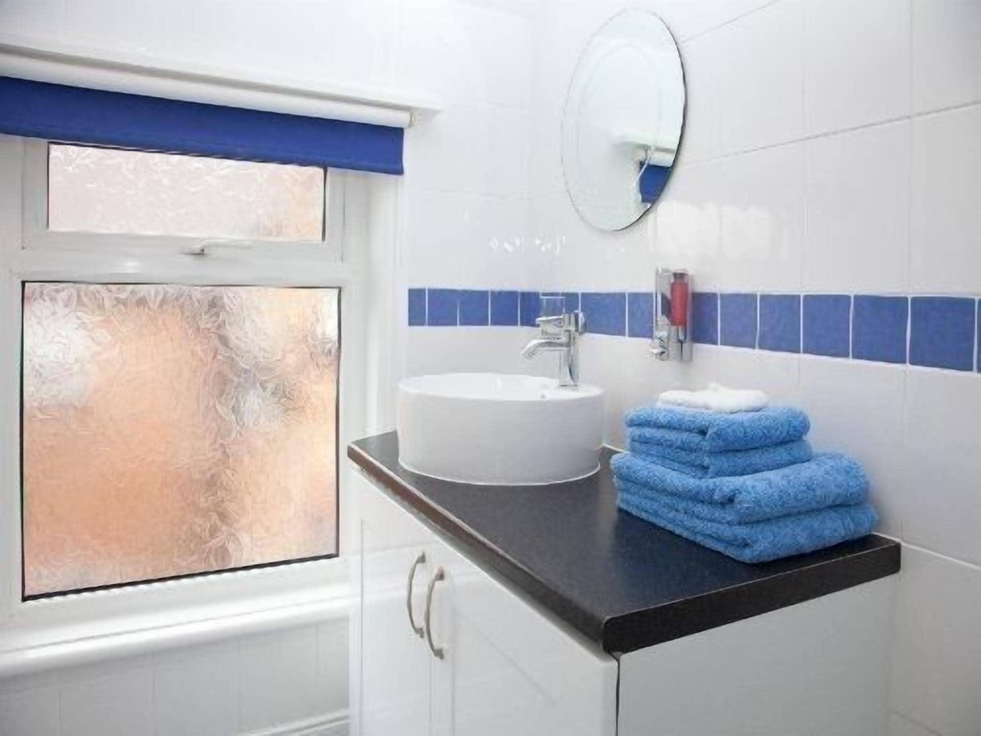 The Meltham Guest House Scarborough Buitenkant foto